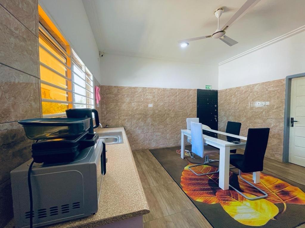 Rakka Guest House Adenta ภายนอก รูปภาพ